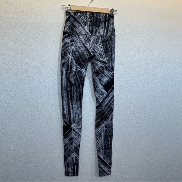 Lululemon- Wunder Under Pant *Full-On Luon (Roll Down) - Size 4 - Picture 9 of 11